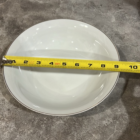 Large soup or serving bowl white with gold - Picture 3 of 5